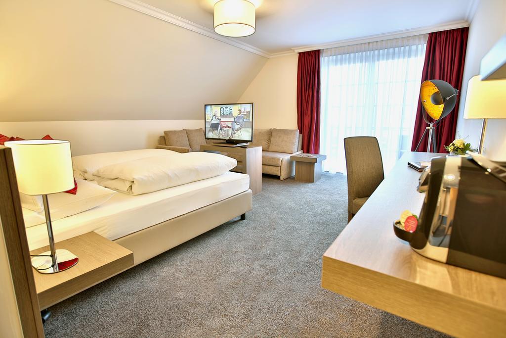 Boutiquehotel Myn Utspann Husum  Room photo